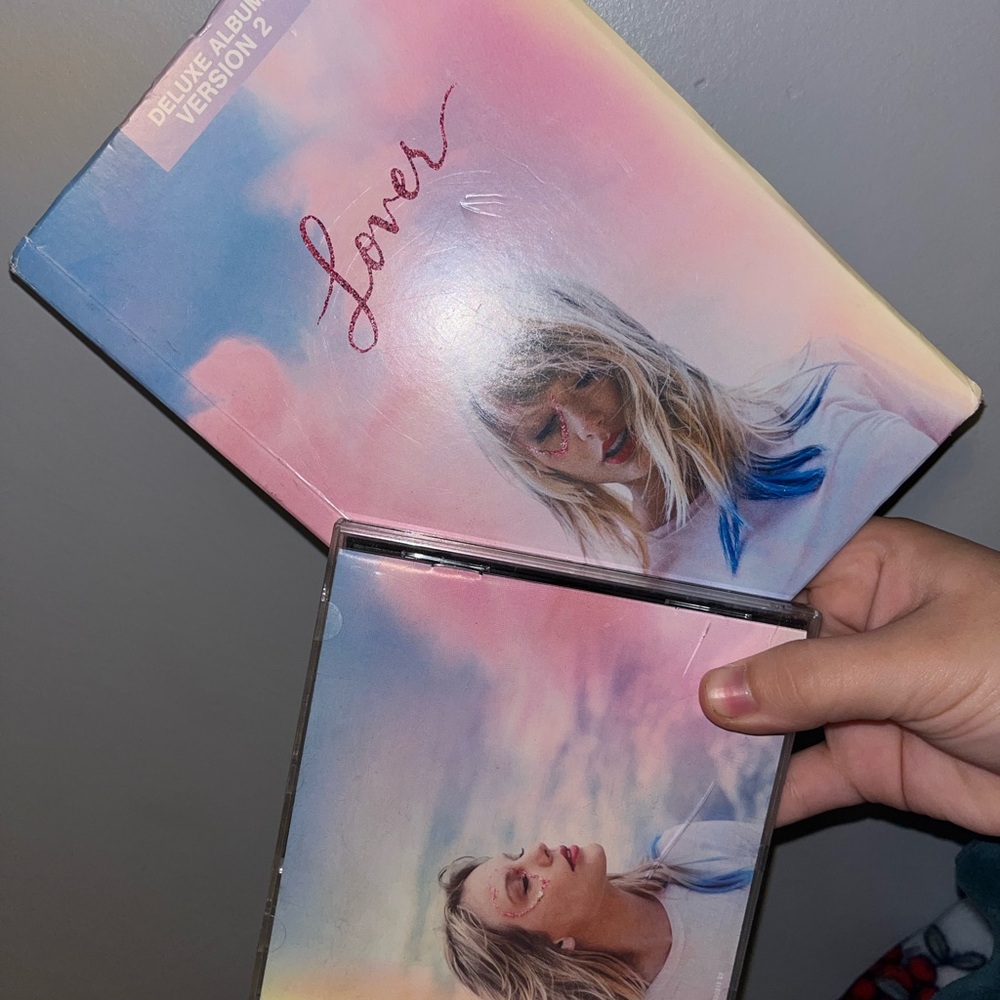 lover cd & version 2 of taylor swifts diary